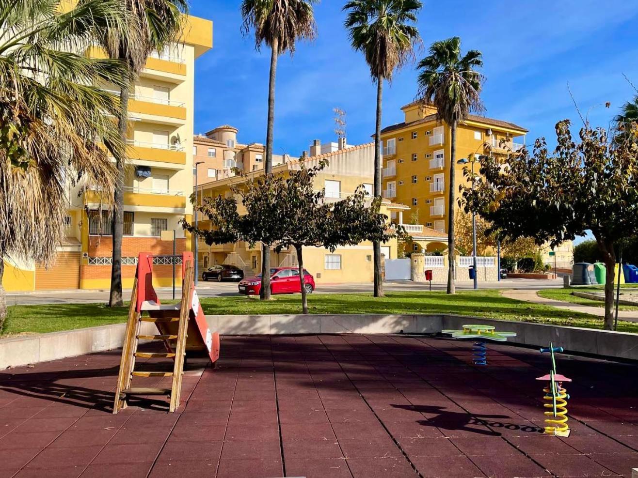 Playa De Miramar - 3 Min Walk To The Beach, Family-Friendly, Near Gandia 외부 사진